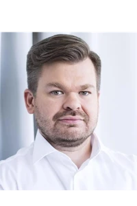 Василий Большаков - М.Видео